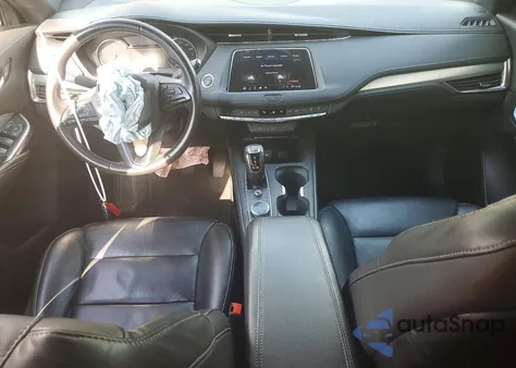 2019 Cadillac Xt4 Premium Luxury z USA, uszkodzony, nr VIN 1GYFZCR40KF219249